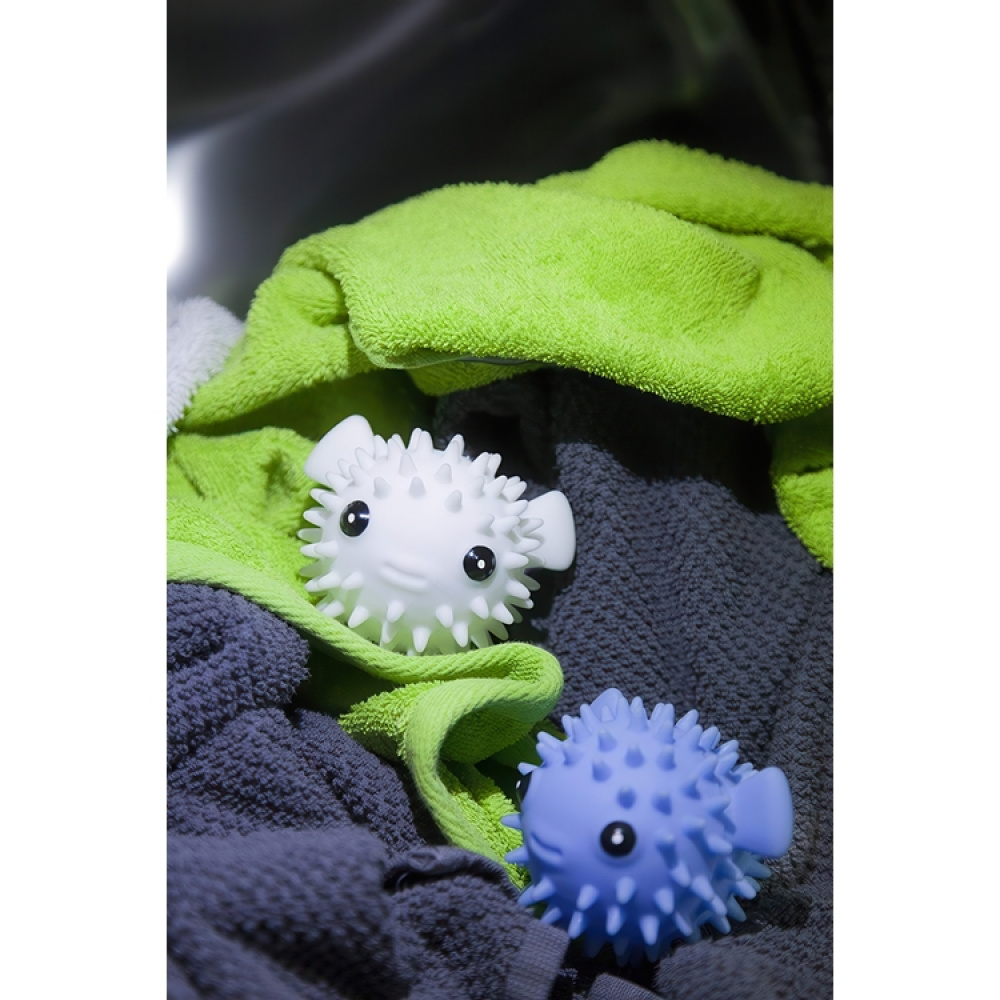 Torkbollar till torktumlaren i form av fiskar, PUFFER FISH DRYER BUDDIES, 2 stycken, Blå / Vit i gruppen Förvaring / Tvätt och tork hos SmartaSaker.se (42968)