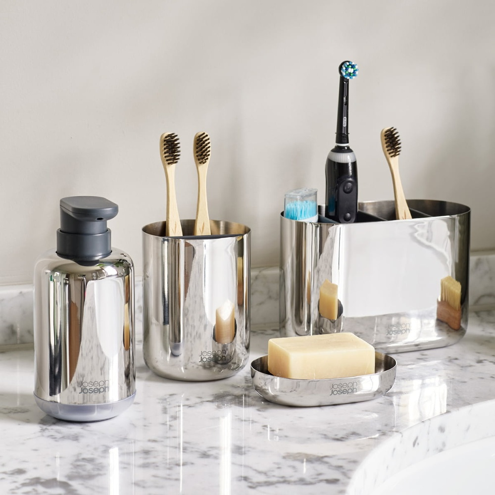 Tvålkopp i rostfritt, EASY STORE LUXE, 11.5 x 8 x H 2,5 cm, Joseph Joseph , Silver / Grå i gruppen Förvaring / Badrumsförvaring hos SmartaSaker.se (43065)