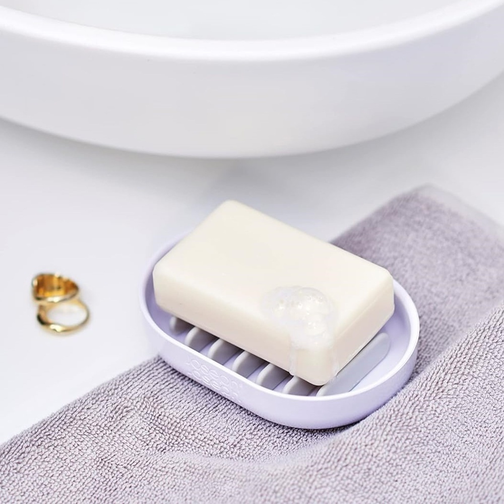 Tvålkopp, DUO QUICK-DRAIN, 11.5 x 8 x H 2,5 cm, Joseph Joseph, Vit i gruppen Förvaring / Badrumsförvaring hos SmartaSaker.se (43070)