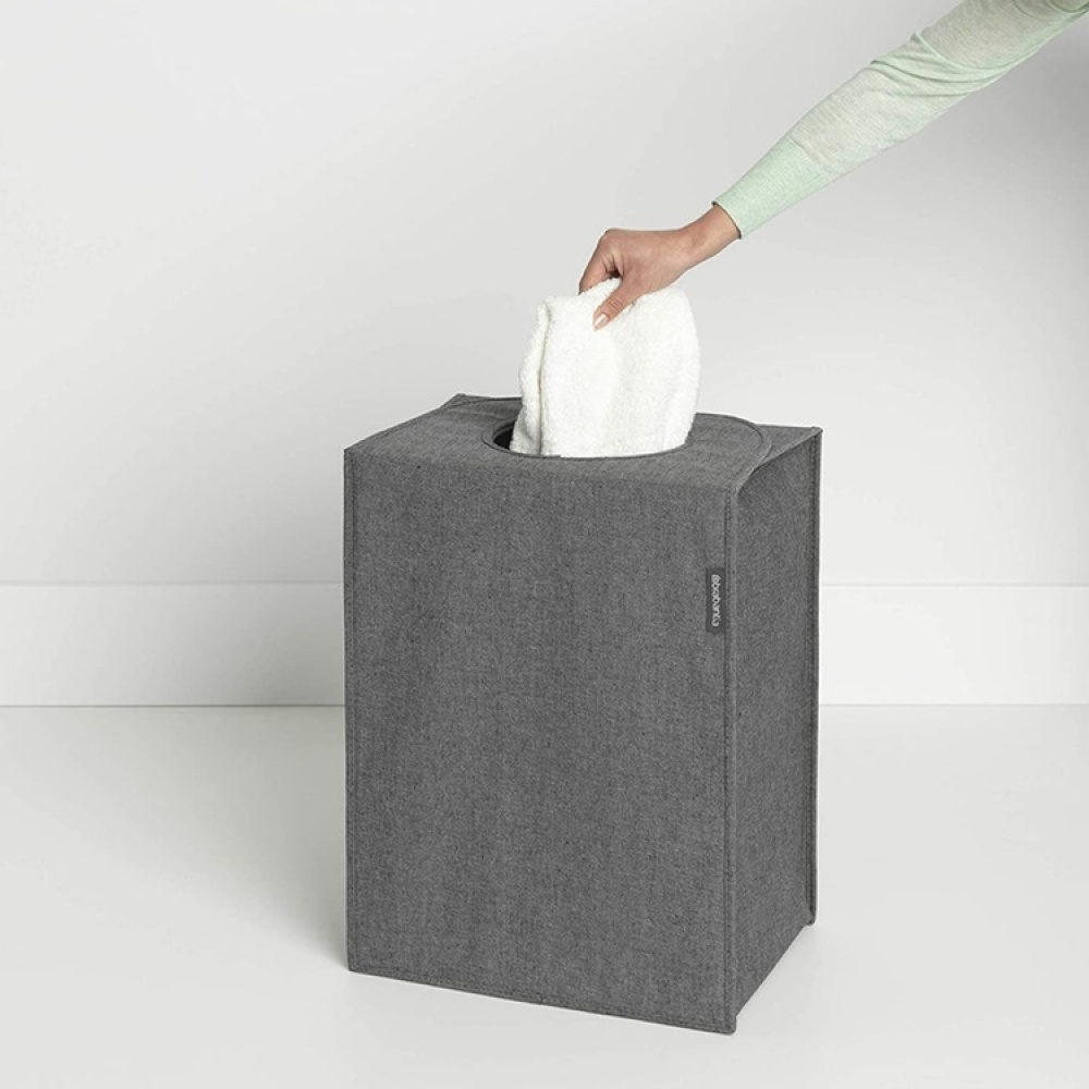 Tvättkorg med bärhandtag, 55 L, BRABANTIA RECTANGULAR, 29,5 x 40,5 x H 54 cm i gruppen Förvaring / Tvätt och tork / Tvättkorgar hos SmartaSaker.se (43096)