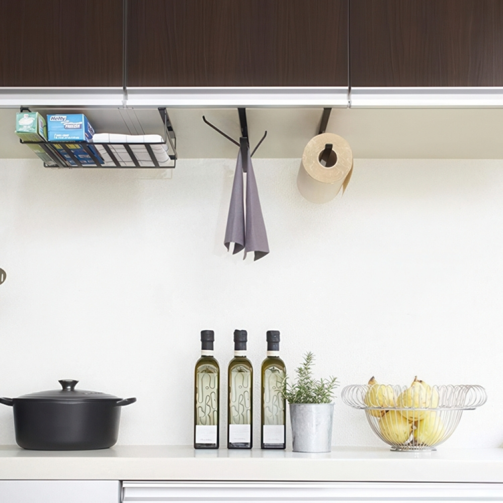 Under hylla hållare för hushållspapper, TOWER KITCHEN PAPER TOWEL, Yamazaki, Svart i gruppen Förvaring / Köksförvaring / Organisera köksskåp / Under hyllan-förvaring hos SmartaSaker.se (43150)