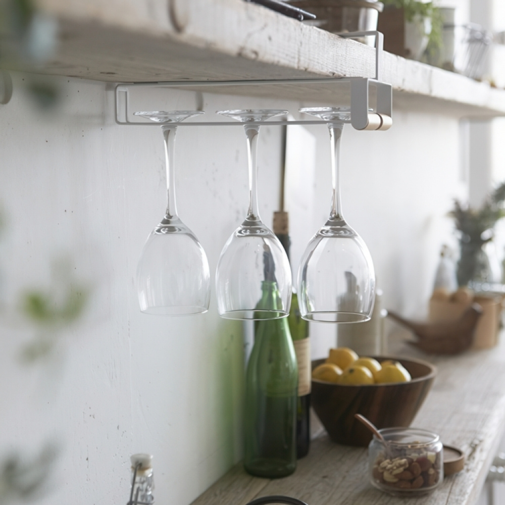 Under hylla vinglas hängare, TOSCA WINE GLASS HANGER, Yamazaki, Vit i gruppen Förvaring / Köksförvaring / Organisera köksskåp / Under hyllan-förvaring hos SmartaSaker.se (43153)