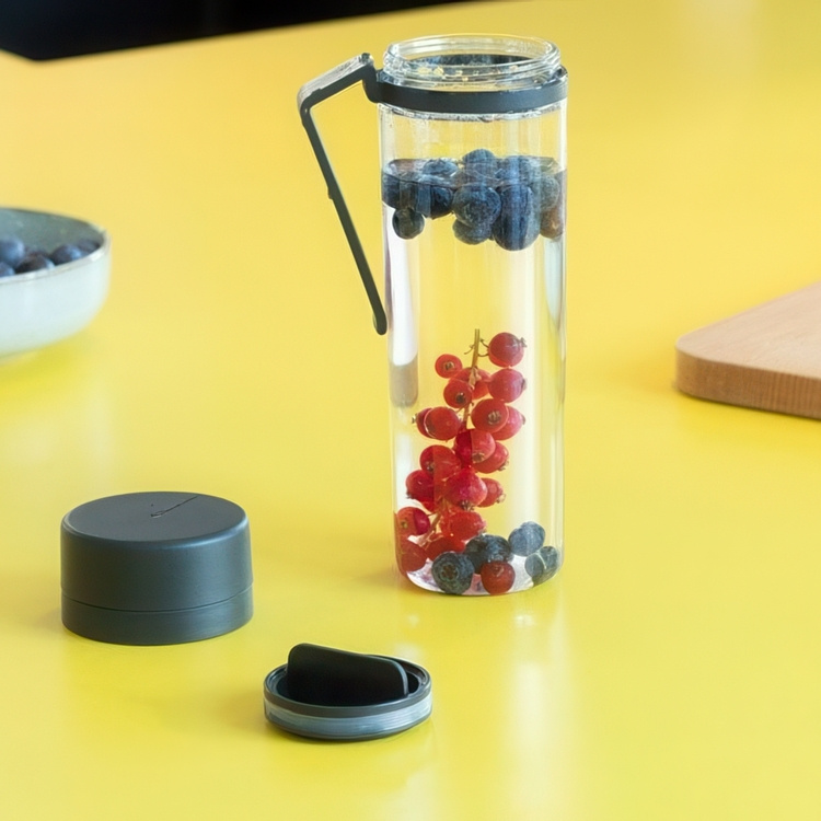 Vattenflaska med sil, 0.5L, MAKE & TAKE WATER BOTTLE, Ø 7 x H 23 cm i gruppen Förvaring / Köksförvaring / Matlådor / Matlådor i plast hos SmartaSaker.se (43200)