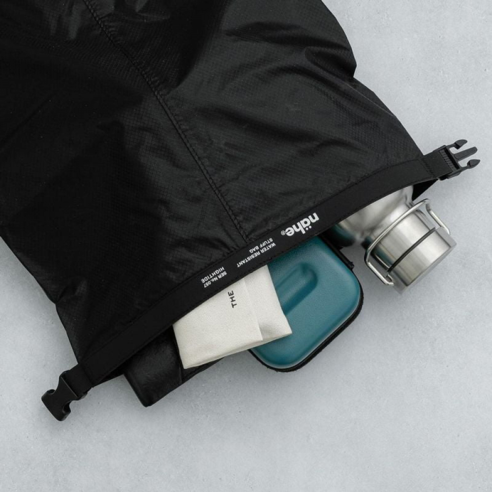 Vattentålig Påse, 12 Liter NÄHE DRY STUFF BAG LARGE, 32 x H 47 cm i gruppen Förvaring / Förvaring på resa / Packpåsar och packkuber hos SmartaSaker.se (43204)