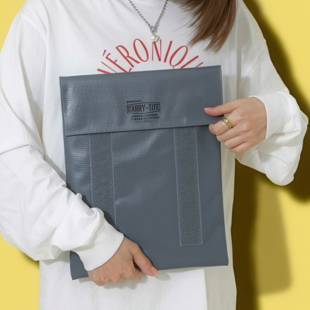 Vattentåligt fodral för Laptop / iPad, PENCO CARRY TITE CASE, 33 x 27 cm i gruppen Förvaring / Förvaring på resa hos SmartaSaker.se (43206)