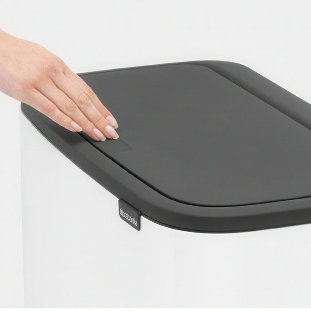 Återvinningsstation på ben, 2 insatser, BRABANTIA BO TOUCH 23 + 11 L i gruppen Förvaring / Städförvaring och sopsortering / Sopsortering hos SmartaSaker.se (43253)