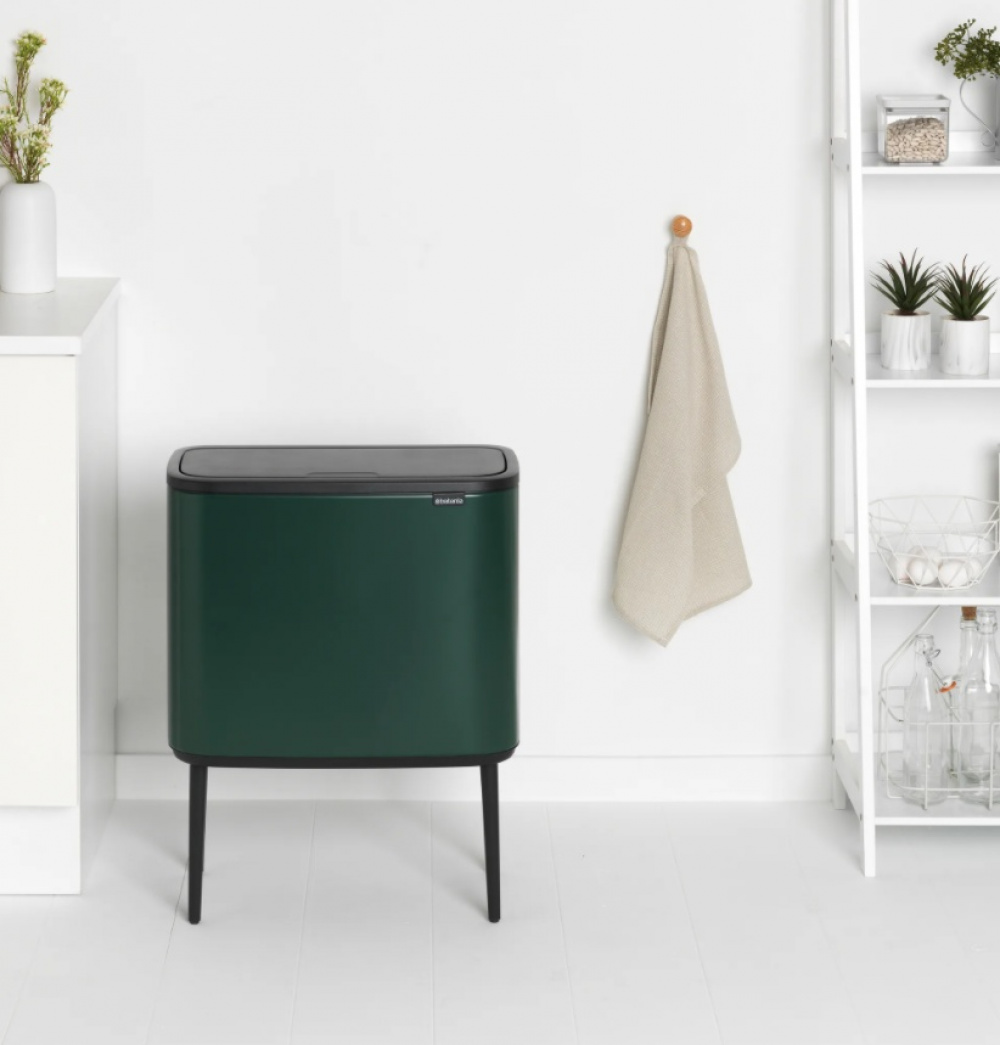Återvinningsstation på ben, 2 insatser, BRABANTIA BO TOUCH 23 + 11 L, Pine Green i gruppen Förvaring / Städförvaring och sopsortering / Sopsortering hos SmartaSaker.se (43254)
